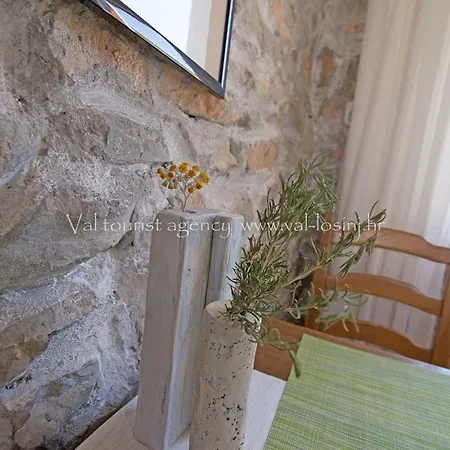 Schoene In Apartamento Veli Lošinj